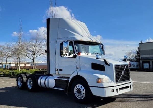 2017 Volvo VNM64T200 Day Cab Trucks