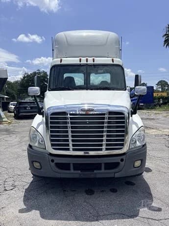2016 Freightliner Cascadia 125 Day Cab Trucks